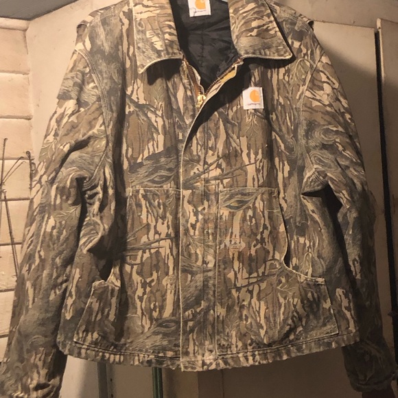 Carhartt Other - Vintage mossy oak carhartt heavy jacket in good condition